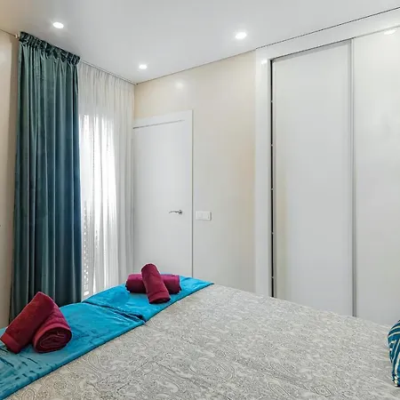 Luxury Two-bedroom Four Seasons Апартаменты Адехе