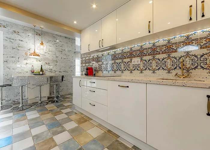 Luxury Two-bedroom Four Seasons Daire